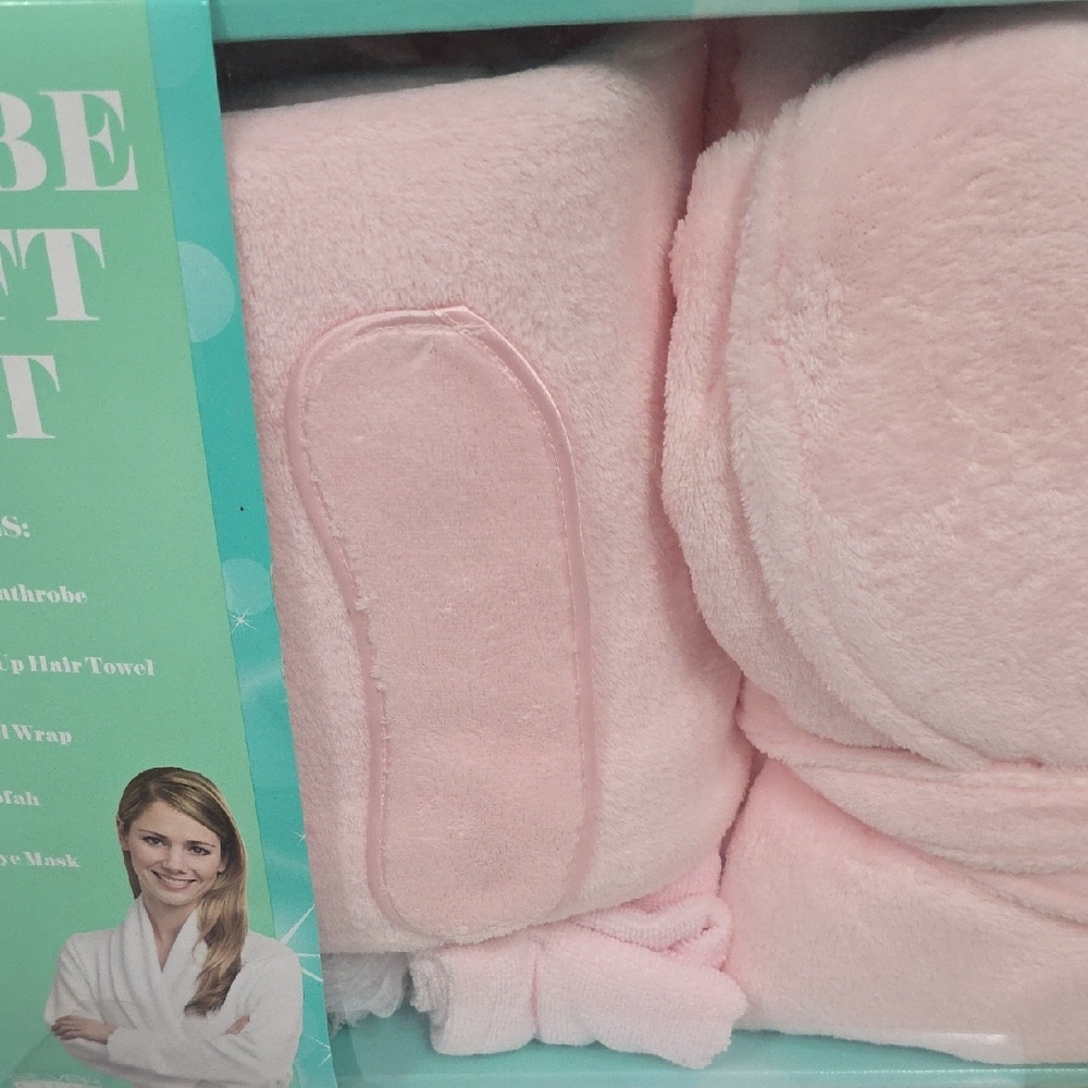 NIB 5-Piece Plush Robe Gift Set - Pink - Spa Day Essentials - One Size - Picture 4 of 6